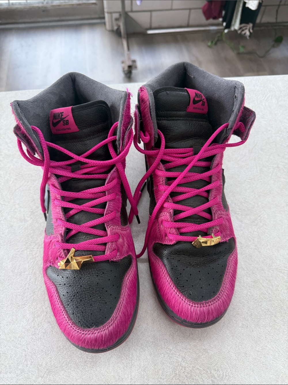 Nike SB High-Top Sneakers run the jewels Hot Pink and Black with Gold Accents